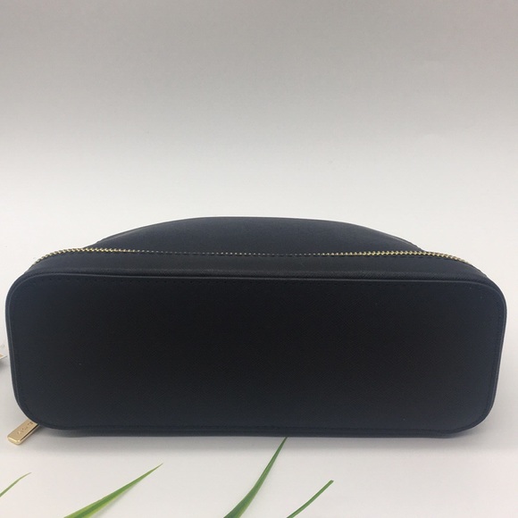 Michael Kors GIFTABLES LG MF Travel Pouch Black - Picture 8 of 8